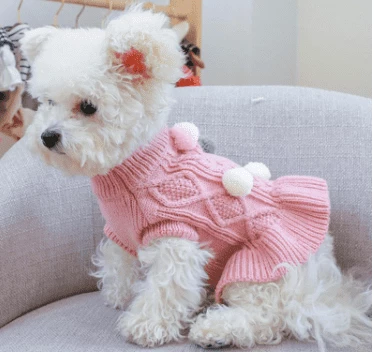 סוודר שמלה לכלב ורודה עם פונפונים